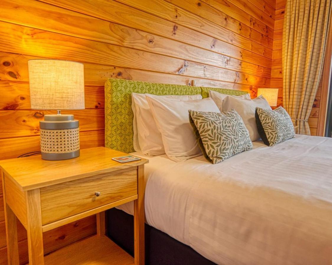 Paparoa Beach Hideaway With Hot Tub Barrytown Exterior photo